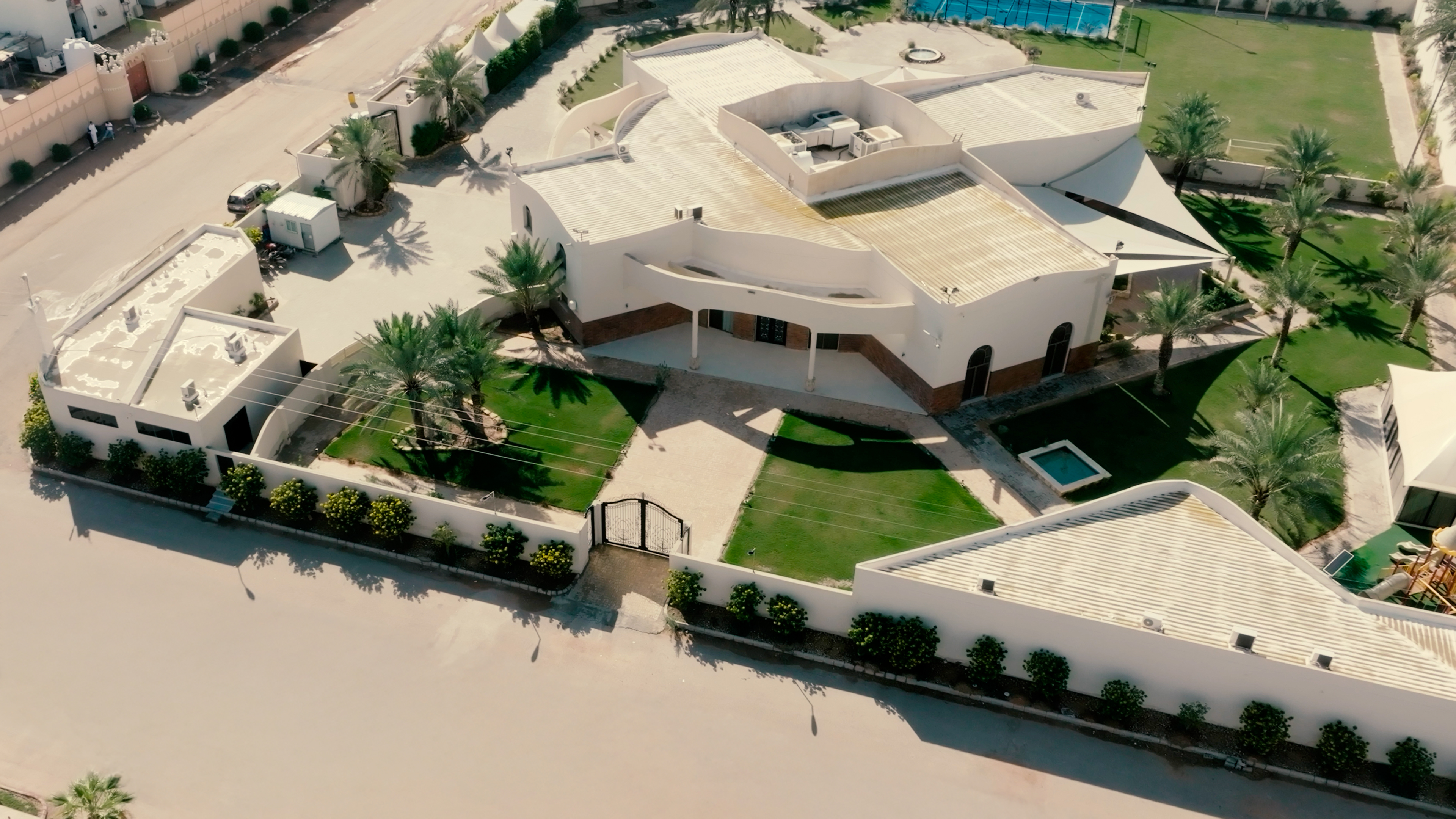 فرع دار الأسرة في الرياض من الأعلى